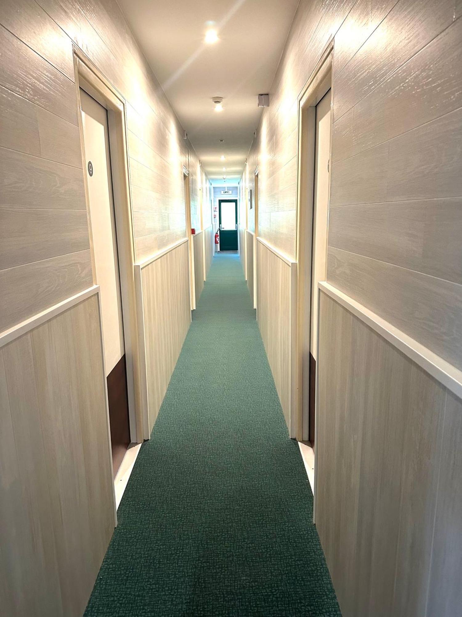 Hotel Roc Land Les Portes du Coglais ภายนอก รูปภาพ